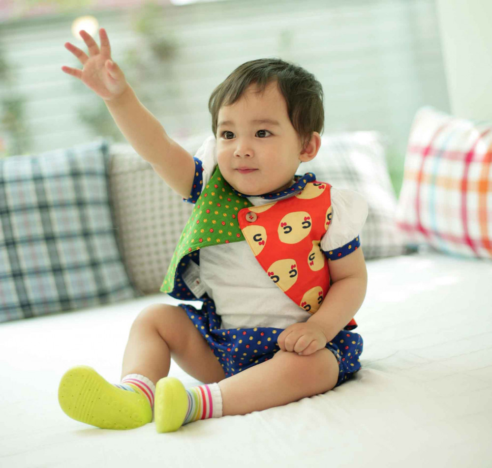 ergonomische Baby Lauflernschuhe atmungsaktive Kinder Hausschuhe ABS Socken Babyschuhe Antirutsch 19 Attipas Rainbow Green 